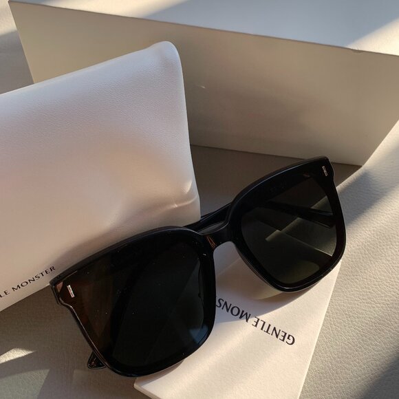 Gentle Monster FRIDA Black Sunglasses | Like New main image 6